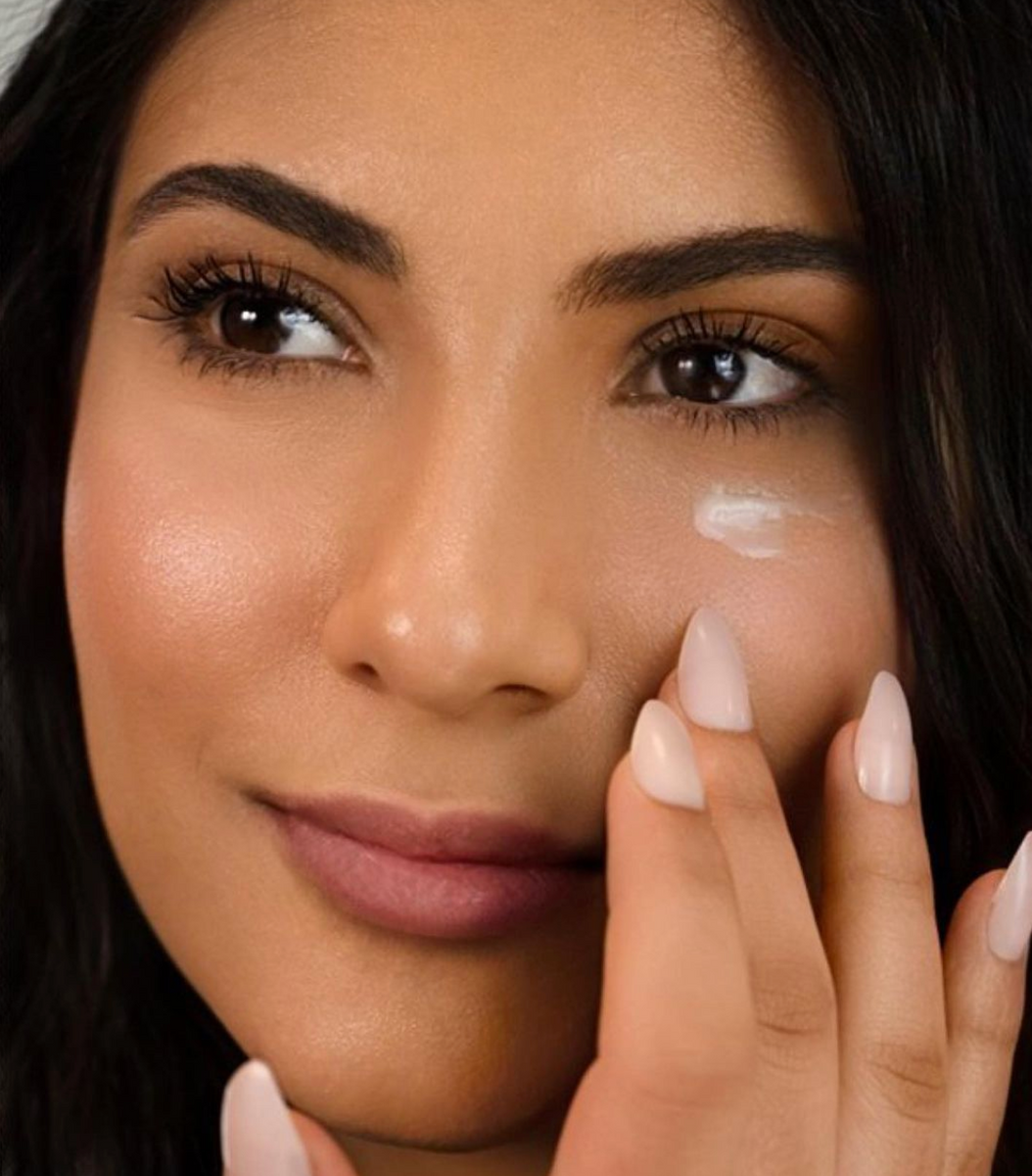 HOW TO APPLY EYE CREAM FORE Essentials